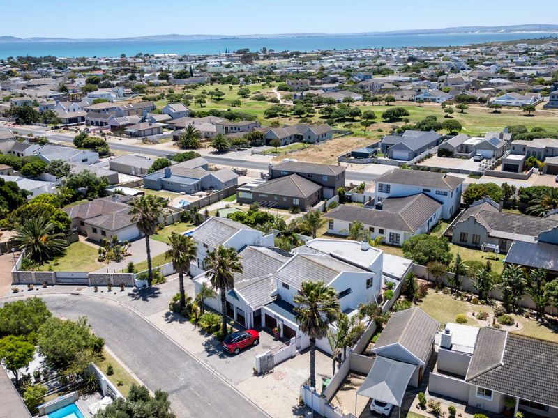 8 Bedroom House for sale in Country Club - Photo 4