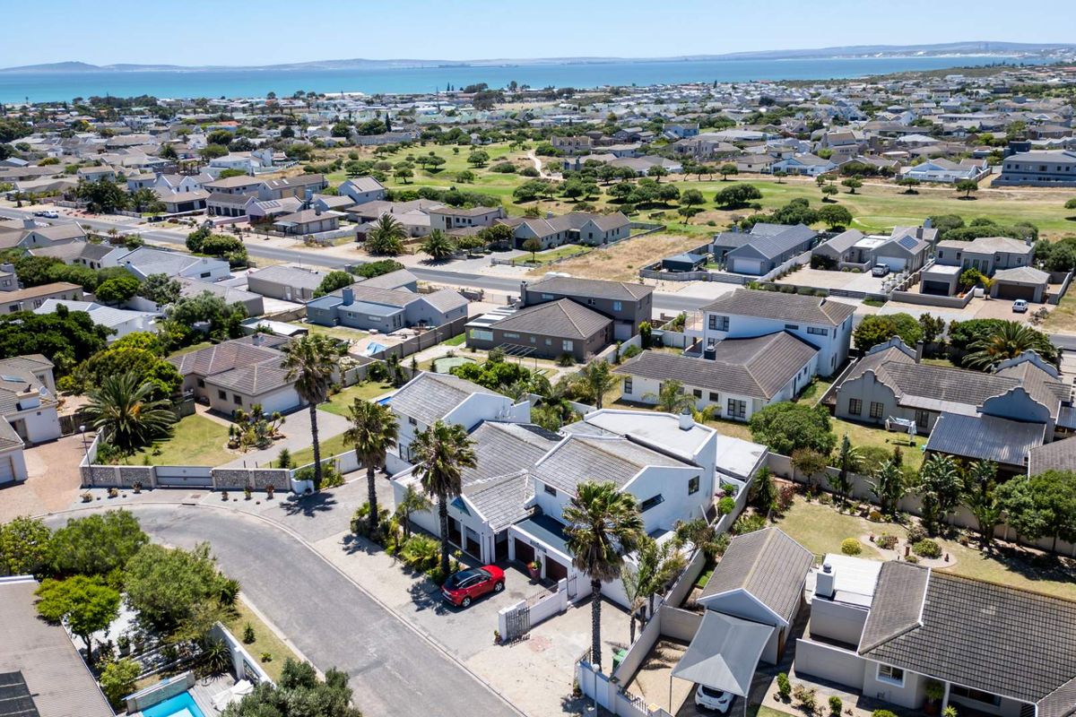 8 Bedroom House for sale in Country Club - Photo 4