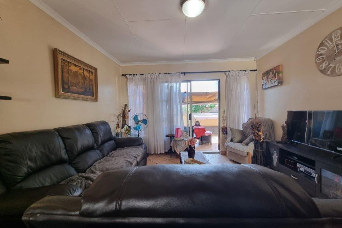 UPMARKET SOUGHT AFTER COMPLEX - Photo 3