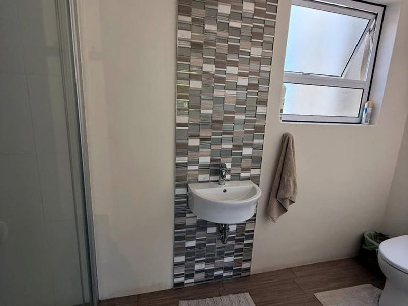 Hochland Park- For Sale- N$3 250 000 - Photo 5