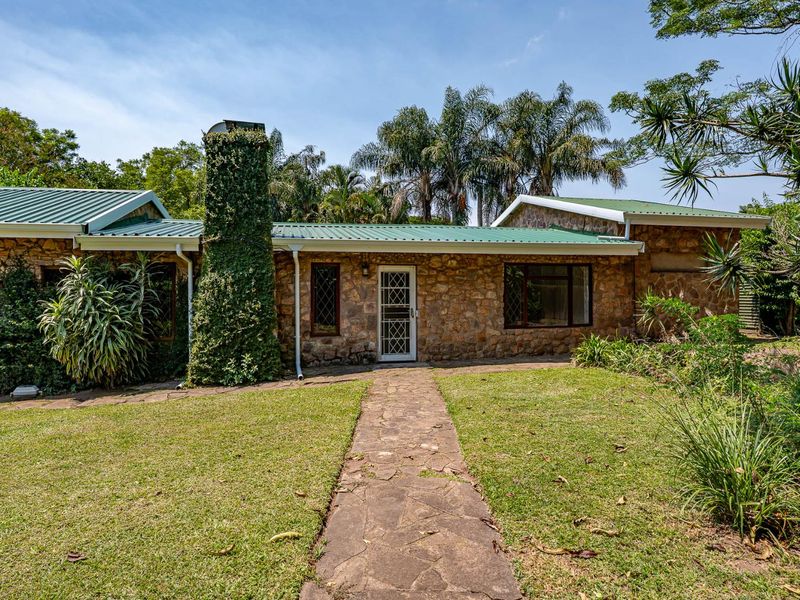 CHARMING STONE COTTAGE IN PRIME WATERFALL 1 WITH POOL! - Photo 3