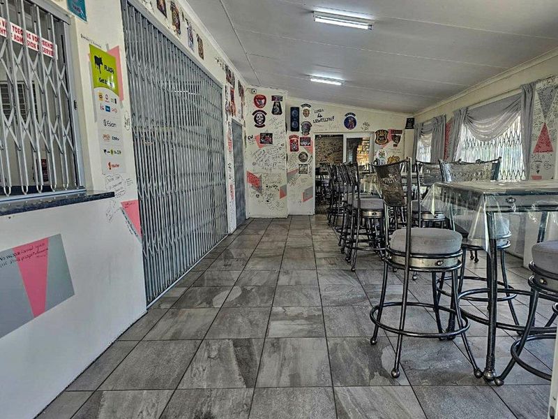 Going concern Accommodation Restaurant Pub and Liquor Store - Photo 8