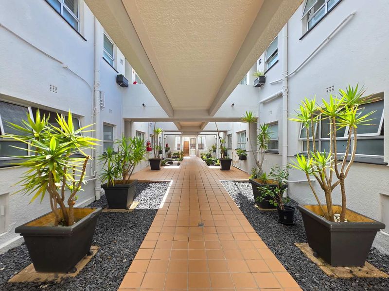 Central Location in a Quiet Block - Photo 4