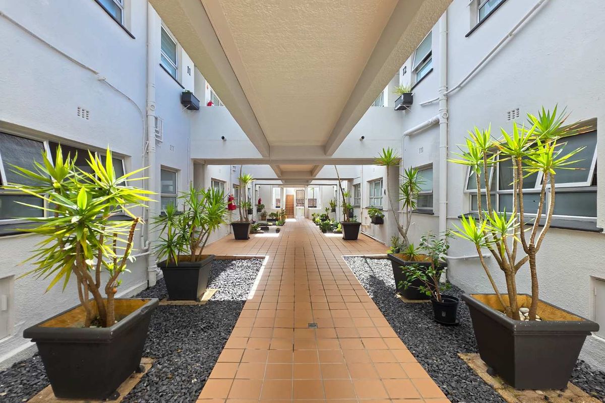 Central Location in a Quiet Block - Photo 4