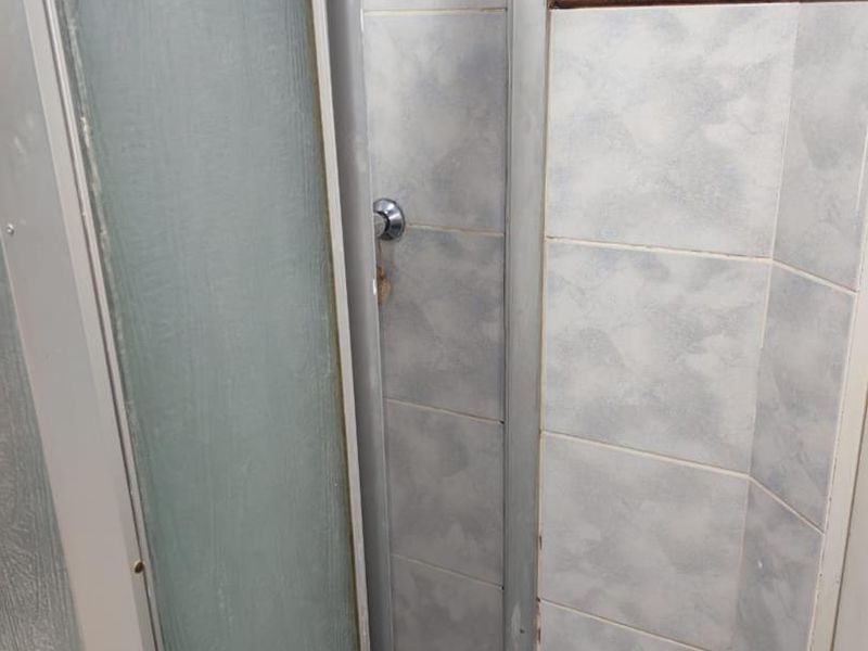 Upstairs 2 bedroom unit. - Photo 5