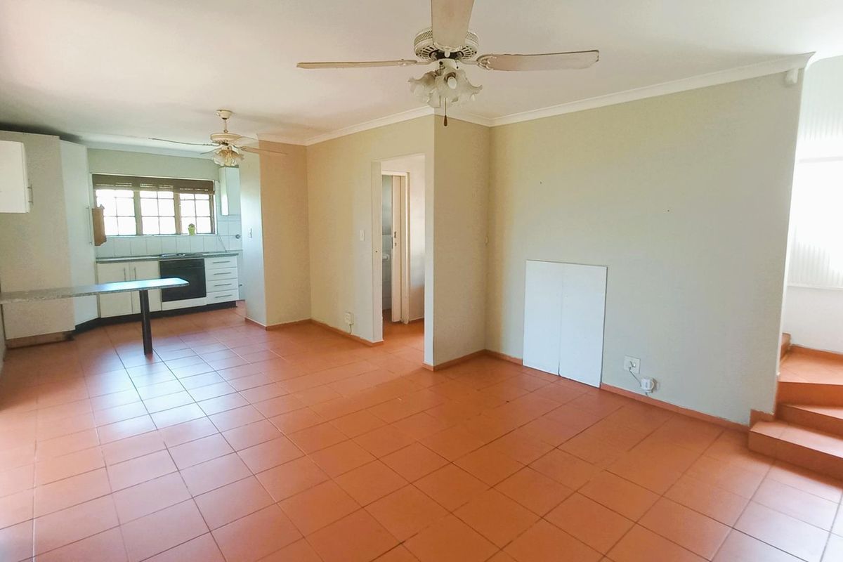 FOR RENT  |  FIELDS HILL  |  KLOOF  |  2 BEDROOM HOUSE - Photo 5