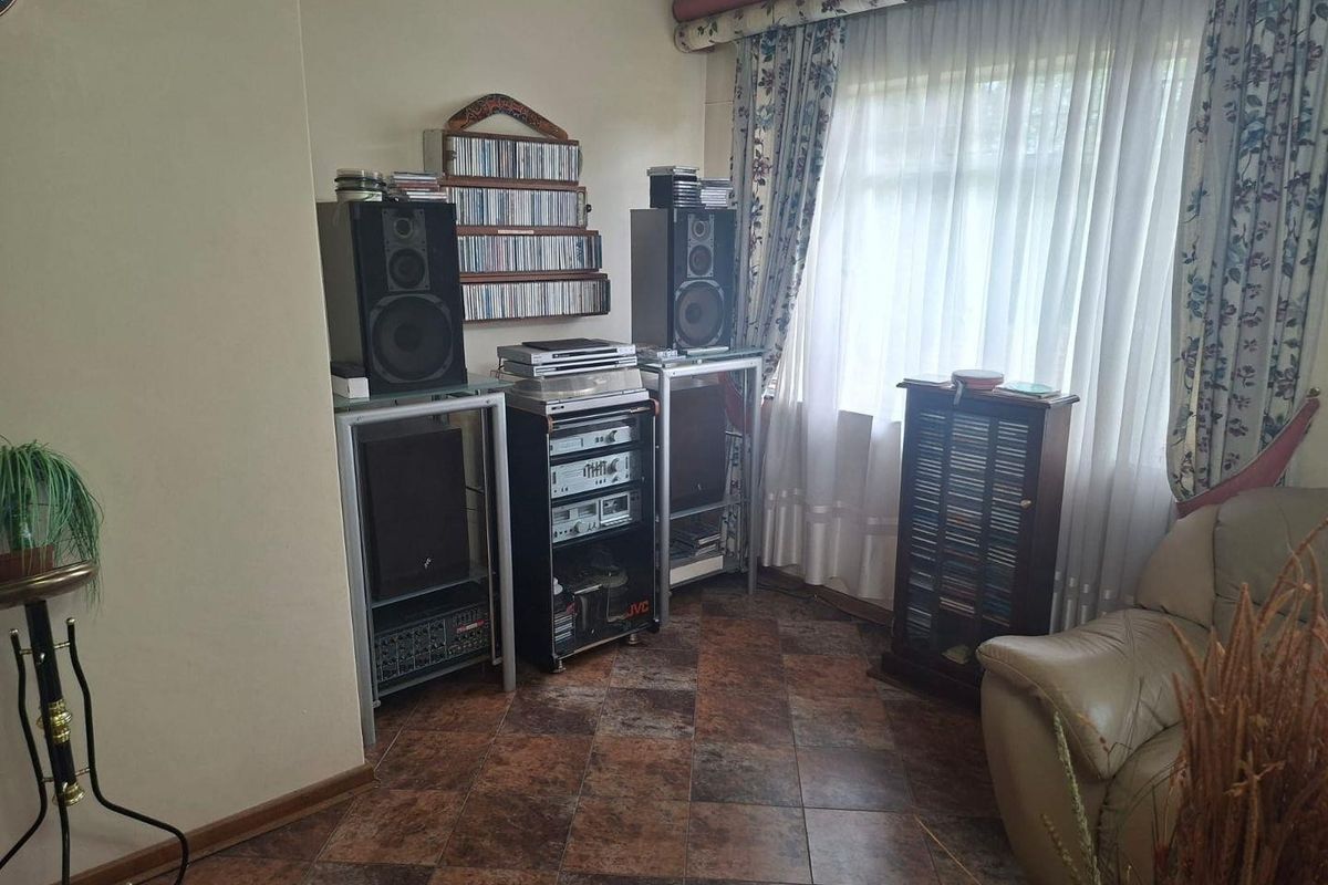 Secure 3 Bedroom Family Home with Flatlet in Colita, Estcourt - Photo 4