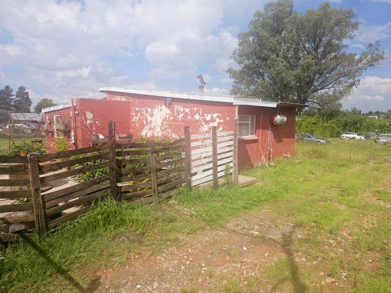 **Prime General Industrial Property with Workshop - Ideal Corner Location** - Photo 4