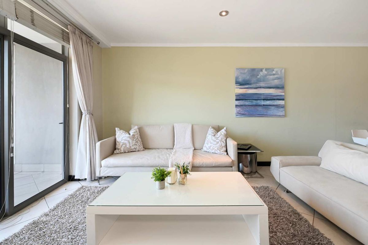 2-Bedroom Apartment in the Heart of Cape Town CBD - Photo 3