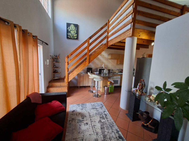 2 Bedroom Loft Unit with Private Garden in Weltevreden Park - Photo 10