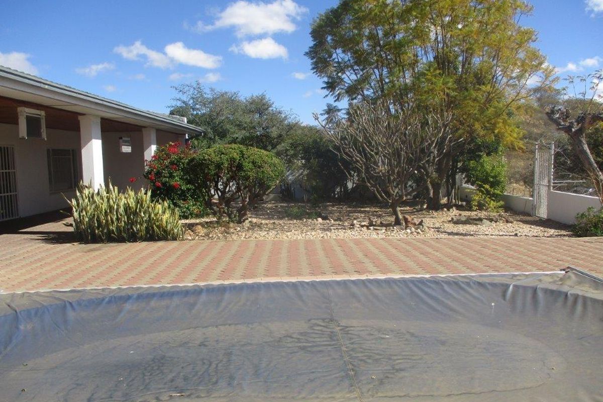 Huge property with dream views and flat - Photo 2