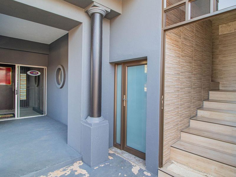 Perfect Building for Business & Living - Photo 9