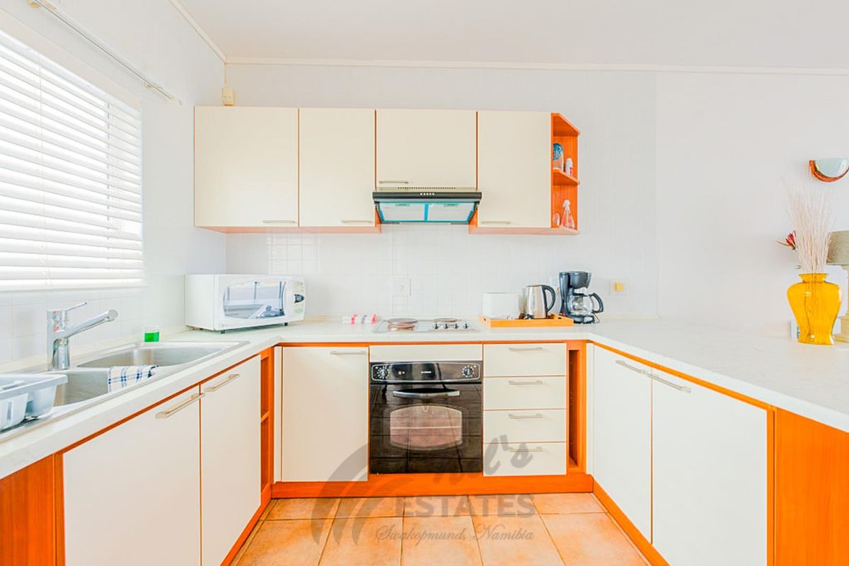 Furnished Apartment to Rent in Vogelstrand, Swakopmund - Photo 3