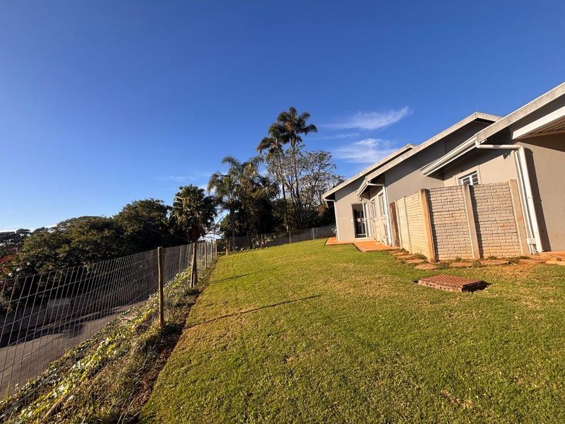 Modern 2-Bedroom, 2-Bathroom Townhouse To Rent in Upper Kloof - Photo 8