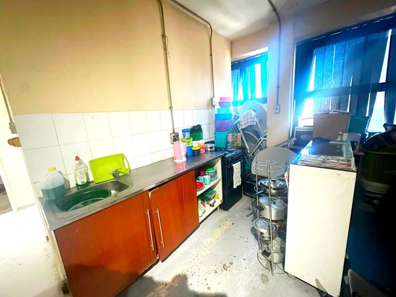 Cash buyers only! Great investment opportunity - Photo 8