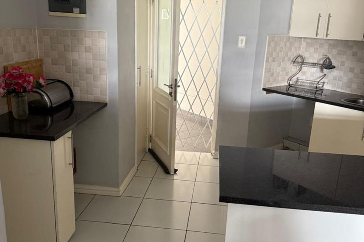 2 Bedroom apartment fully furnished at the heart of Umhlanga - Photo 4