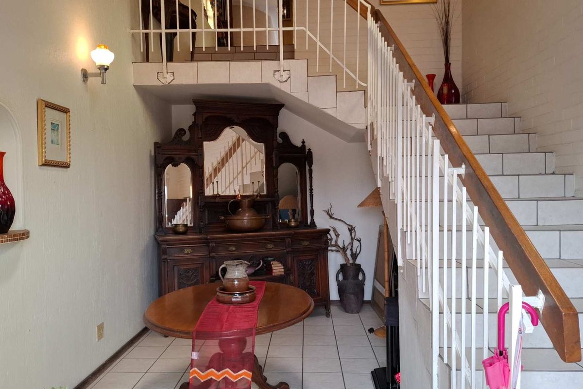 Exceptional Penthouse for the Larger Family - Photo 4