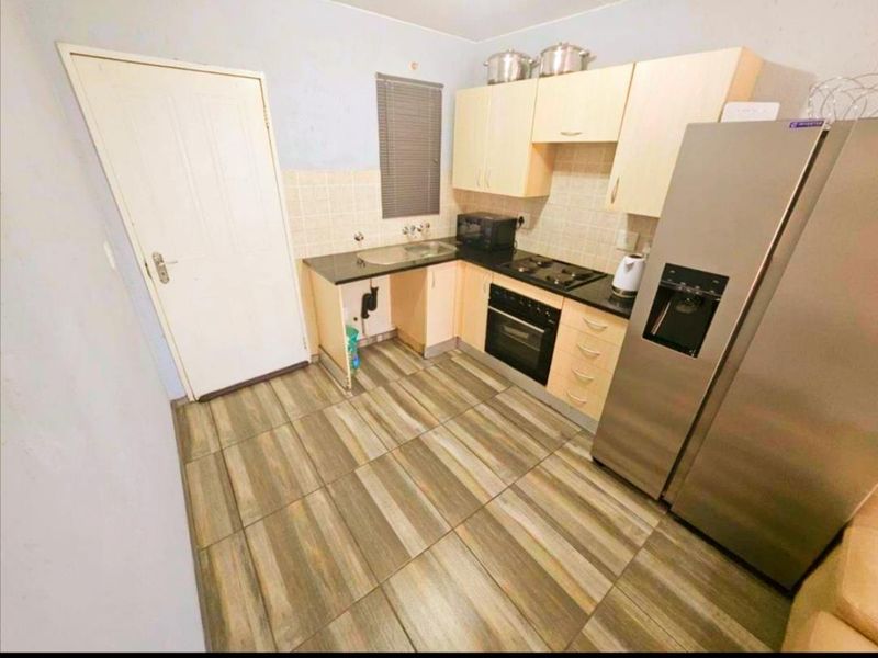 Perfect two bedroom townhouse in Klippoortje - Photo 10