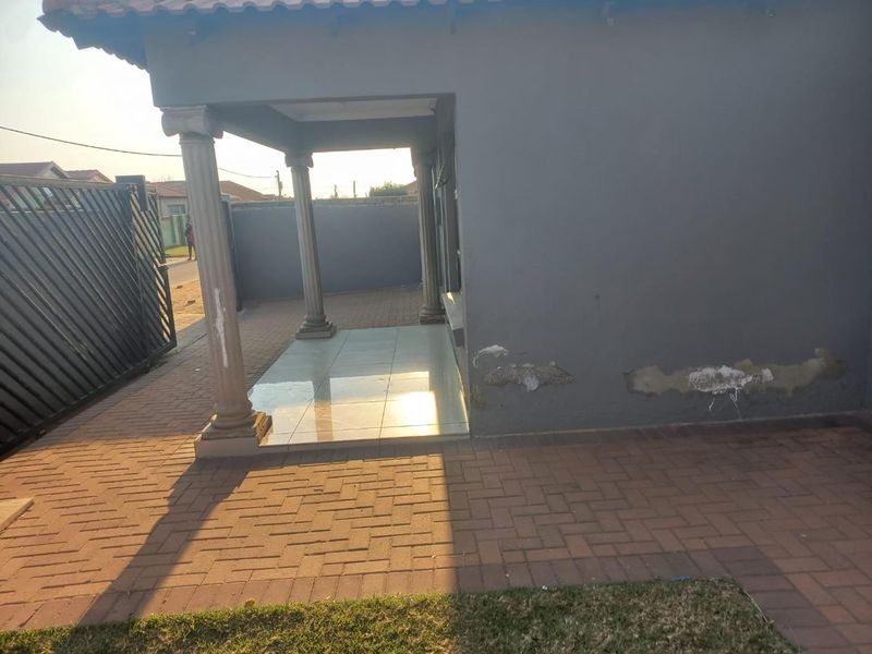 Lovely Family home - Photo 4