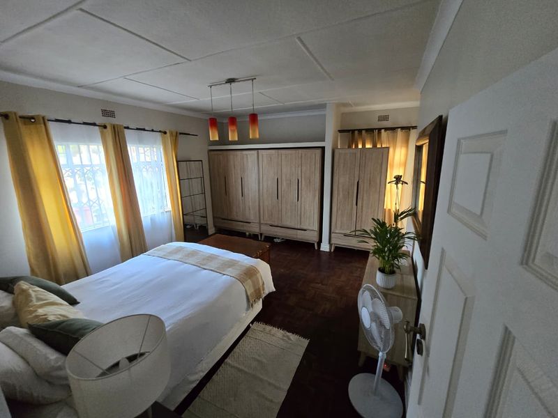 Spacious Living Awaits: 3 Beds, Open Plan, & Massive Backyard! - Photo 10