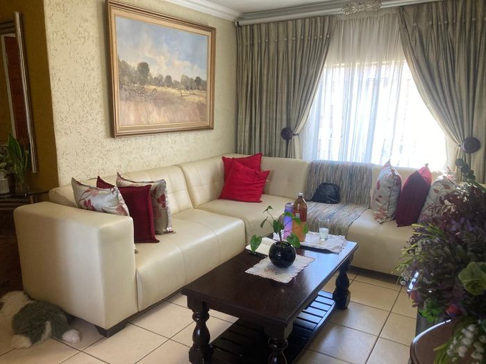 Property #2467360, Apartment For Sale in Jabulani