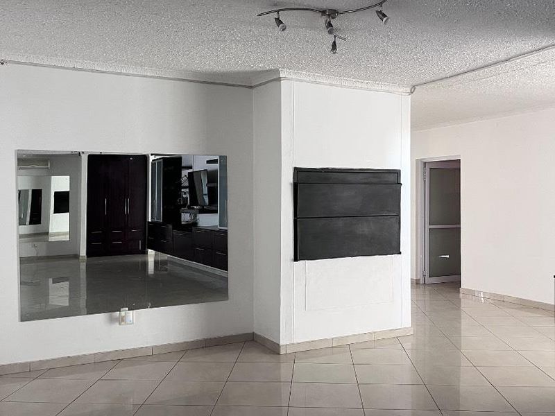 Freestanding Mansion For Sale | Prime Olympia  | N$ 8,450,000 - Photo 5