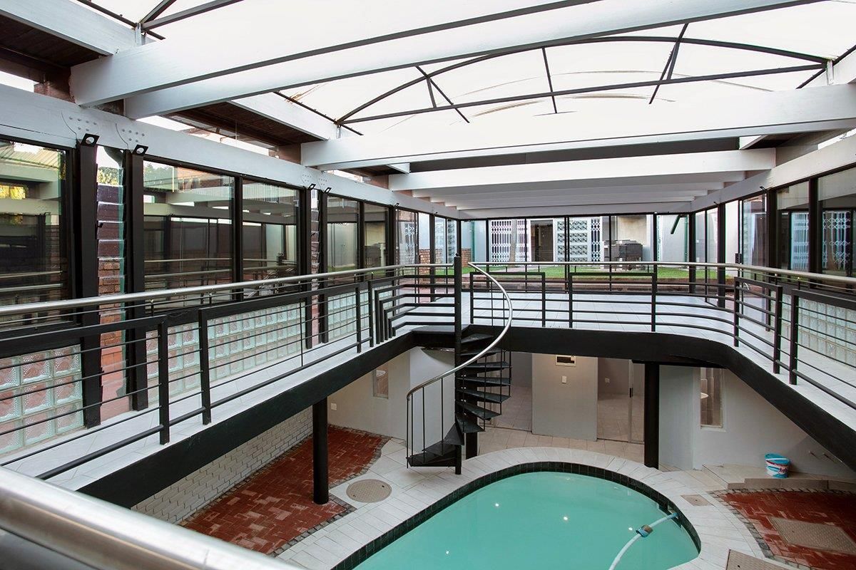 Stunning accommodation in Hatfield - Photo 2