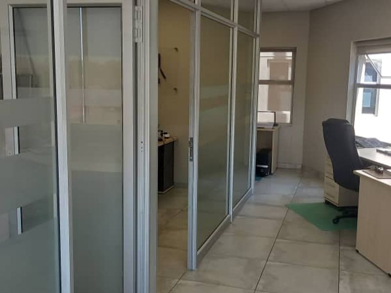 Investment Property -  A Grade Office Unit For Sale - Klein Windhoek - Photo 3
