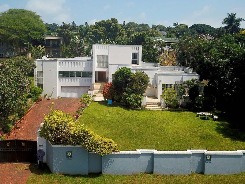 Renovator’s dream on large land in prime La Lucia with exceptional sea views - Photo 2