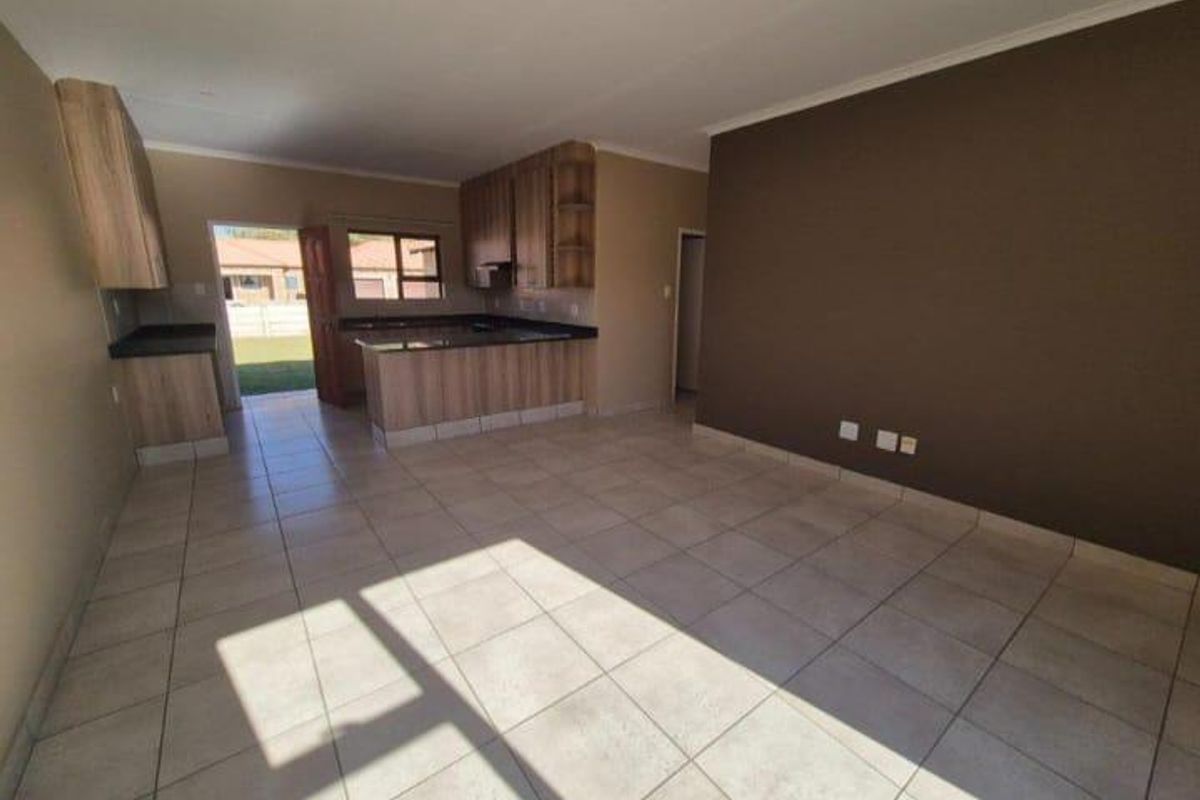 3Bed, 2Bath Townhouse - Photo 4