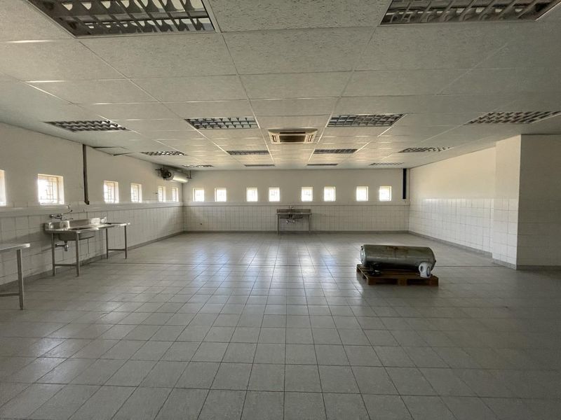 FOR SALE - Warehouse in Prosperita - Photo 8