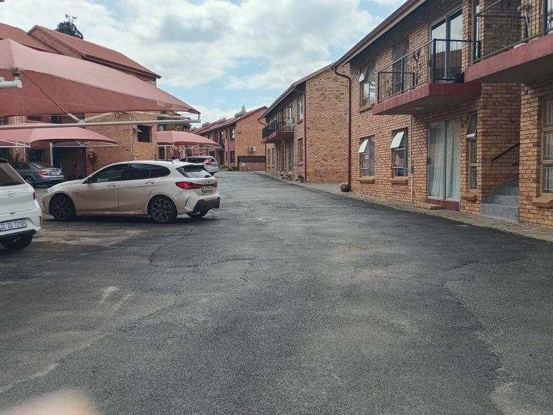 Modern Two Bedroom Townhouse For Sale in Brackendowns. - Photo 2