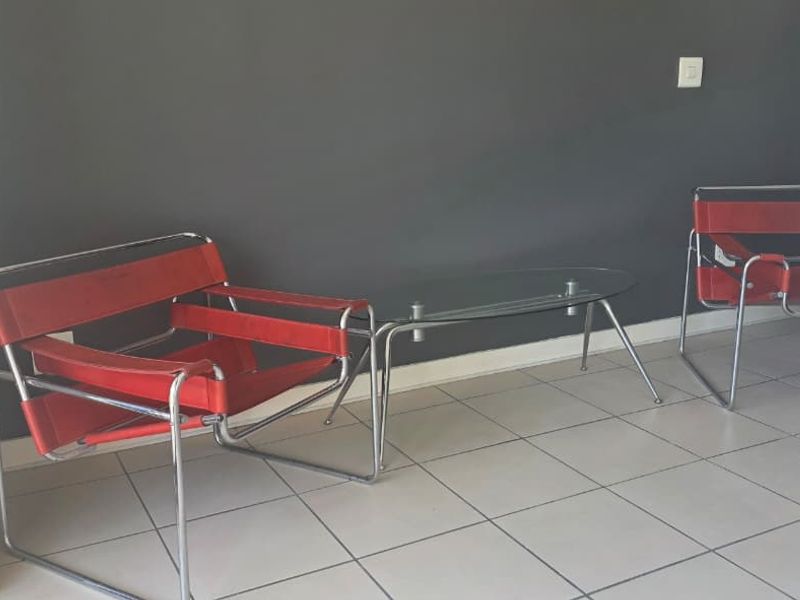 CBD one bedroomed apartment with parking - Photo 4