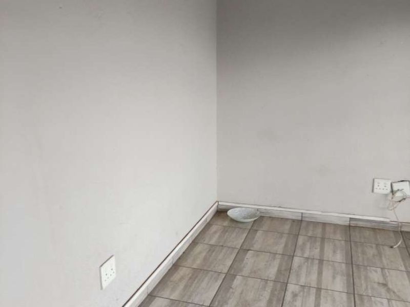 2 Bedrooms apartment for sale in Eloff Square - Photo 7