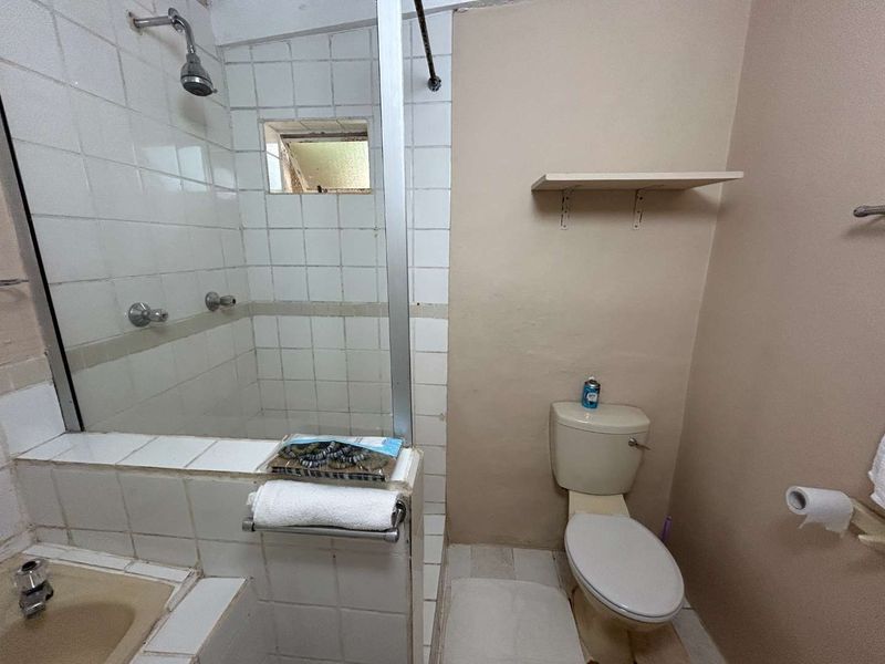 Furnished 1-Bedroom Cottage, Hassle-Free Living with Parking - Photo 7