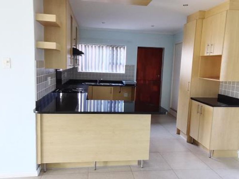 Stylish 3-Bed Townhouse in Cosmos Villas - Available 15 April 2026! - Photo 4