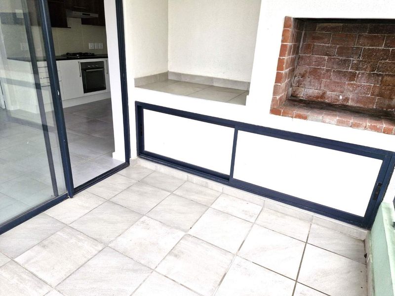 Sunny Spacious One bedroom Second floor apartment - Photo 8