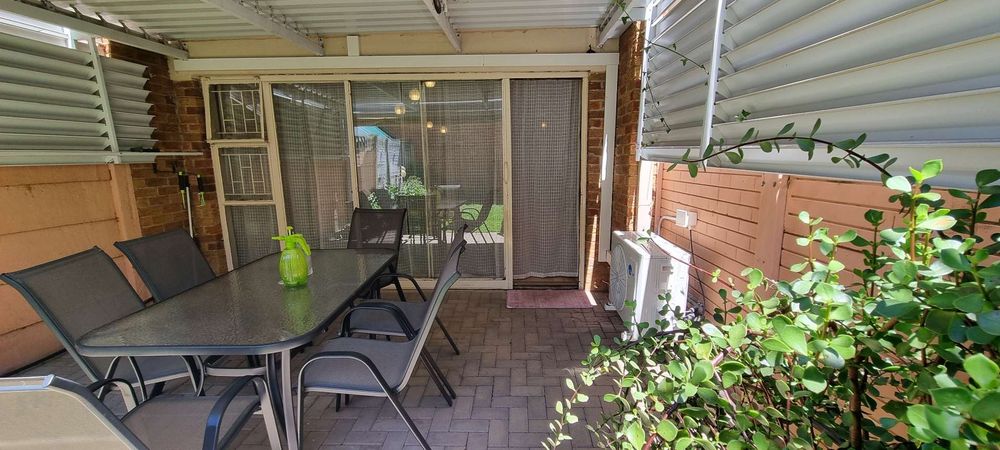 Undercover patio with louvre roof