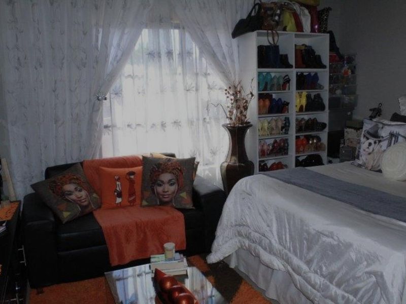 10 bedrooms house for sale in Soshanguve DD - Photo 8