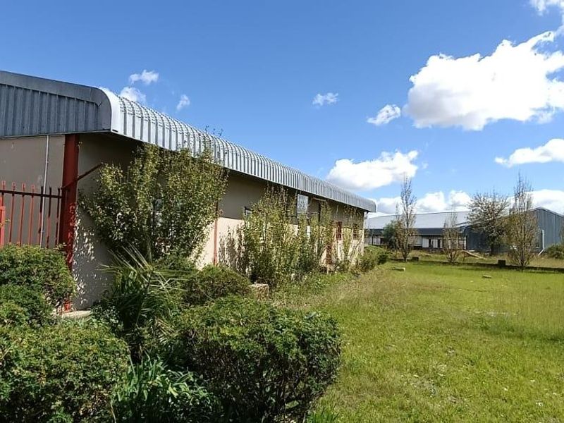 LARGE PROPARTY IDEAL FOR A ETREPRENEUR. NEXT TO FACTORY. - Photo 5