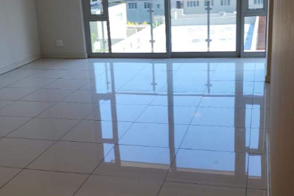 SOPHISTICATED 2 BED APARTMENT IN THIS STUNNING COMPLEX - Photo 3