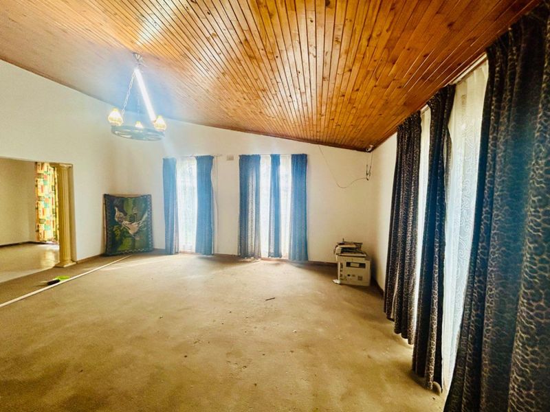 4 bedroom house fro sale in Vryheid - Photo 8