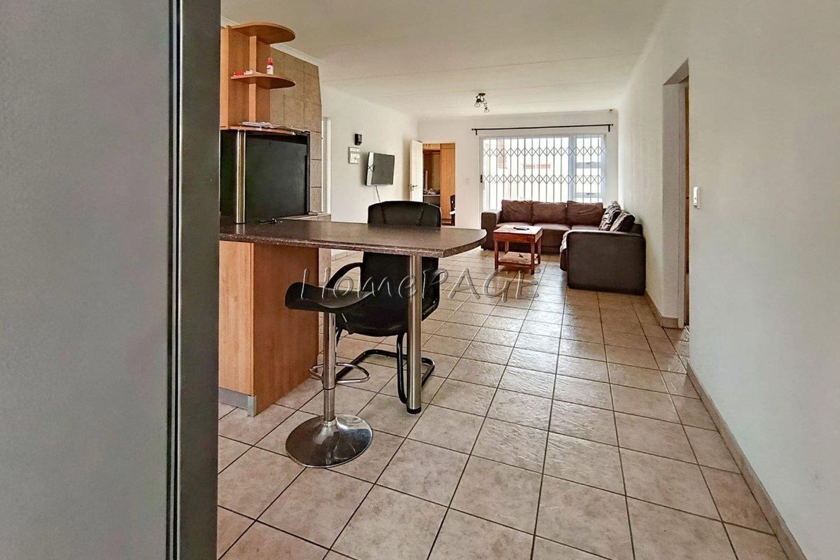 Meersig, Walvis Bay:  3 Bedr Unit in Meersig Heights is for Sale - Photo 3