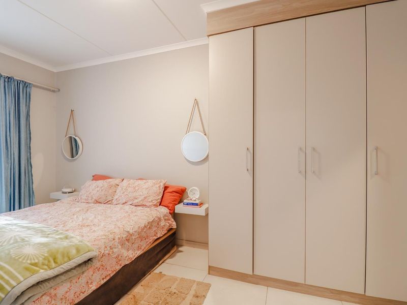 2 Modern Bedroom Apartment In Midridge Park - Photo 10