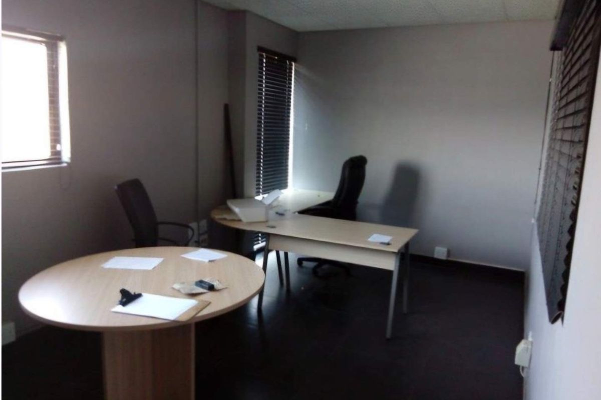 Warehouse in Northern Industrial - Photo 2