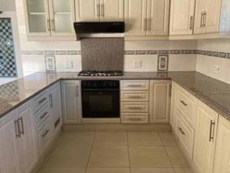 House For Sale in Palm Lakes Estate - Photo 5
