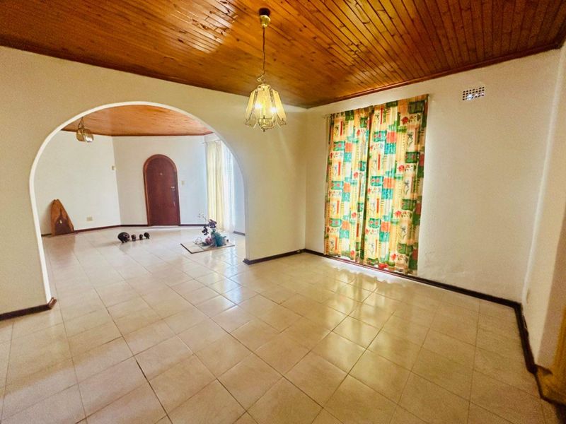 4 bedroom house fro sale in Vryheid - Photo 7