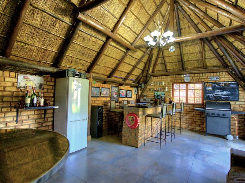 Renovated beauty with teen pad - Photo 2