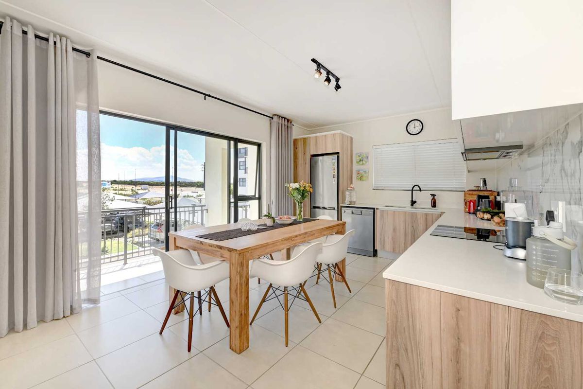 3-Bedroom Luxury Apartment | Fully Furnished | Fynbos Lifestyle Estate - Photo 4