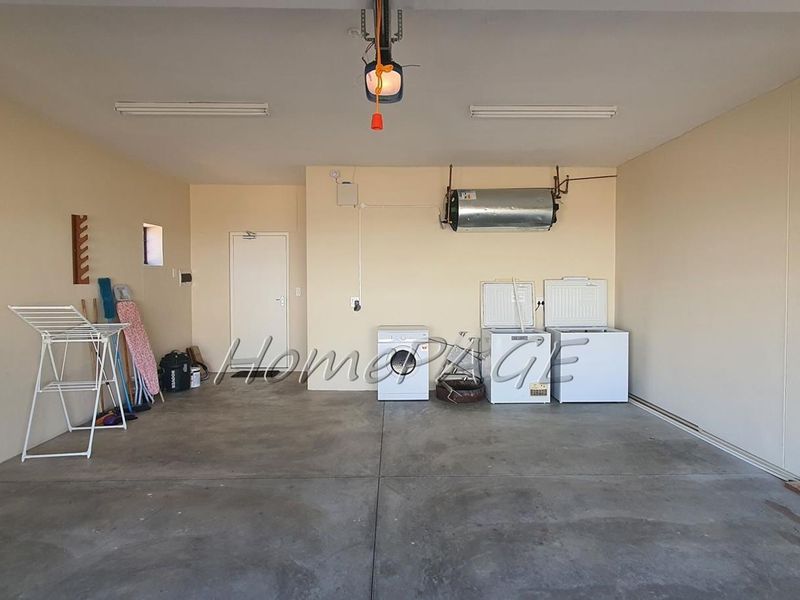 Ext 11, Henties Bay:  Entertainer's Dream Home is for Sale - Photo 8